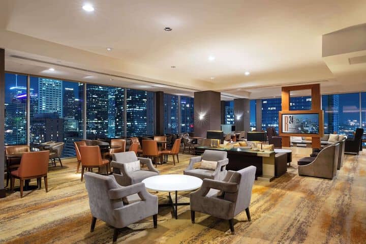 Lounge 67 of 96